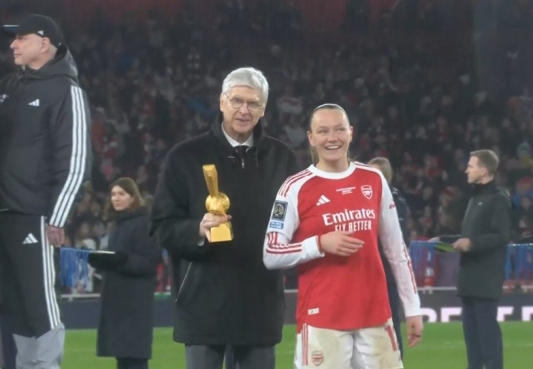 中超11球本土射手王！官方：19岁王钰栋获2025中国金童奖（U21）