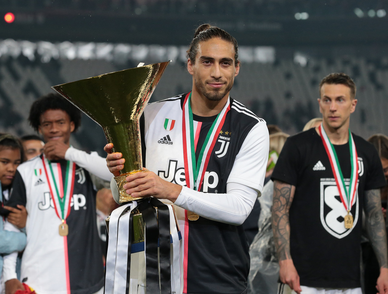 维埃拉：曼城艰难时期坚持了自己的理念，阿森纳遇到困难也会调整