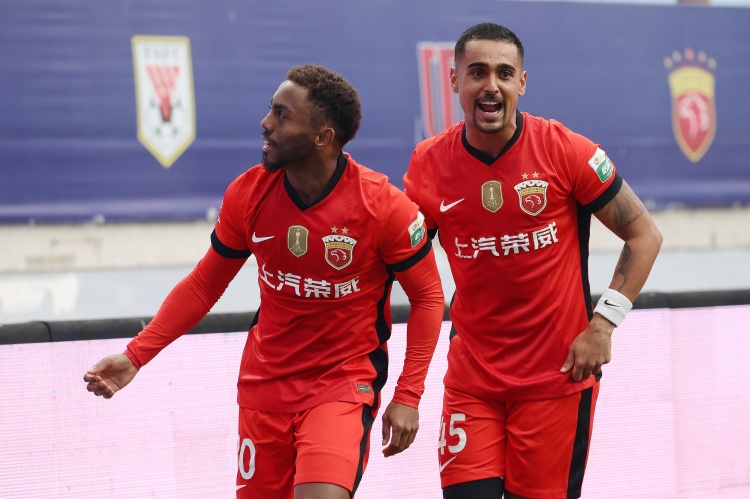 对手谈与内马尔冲突：我只是要求他展现出尊重，裁判只为他吹哨