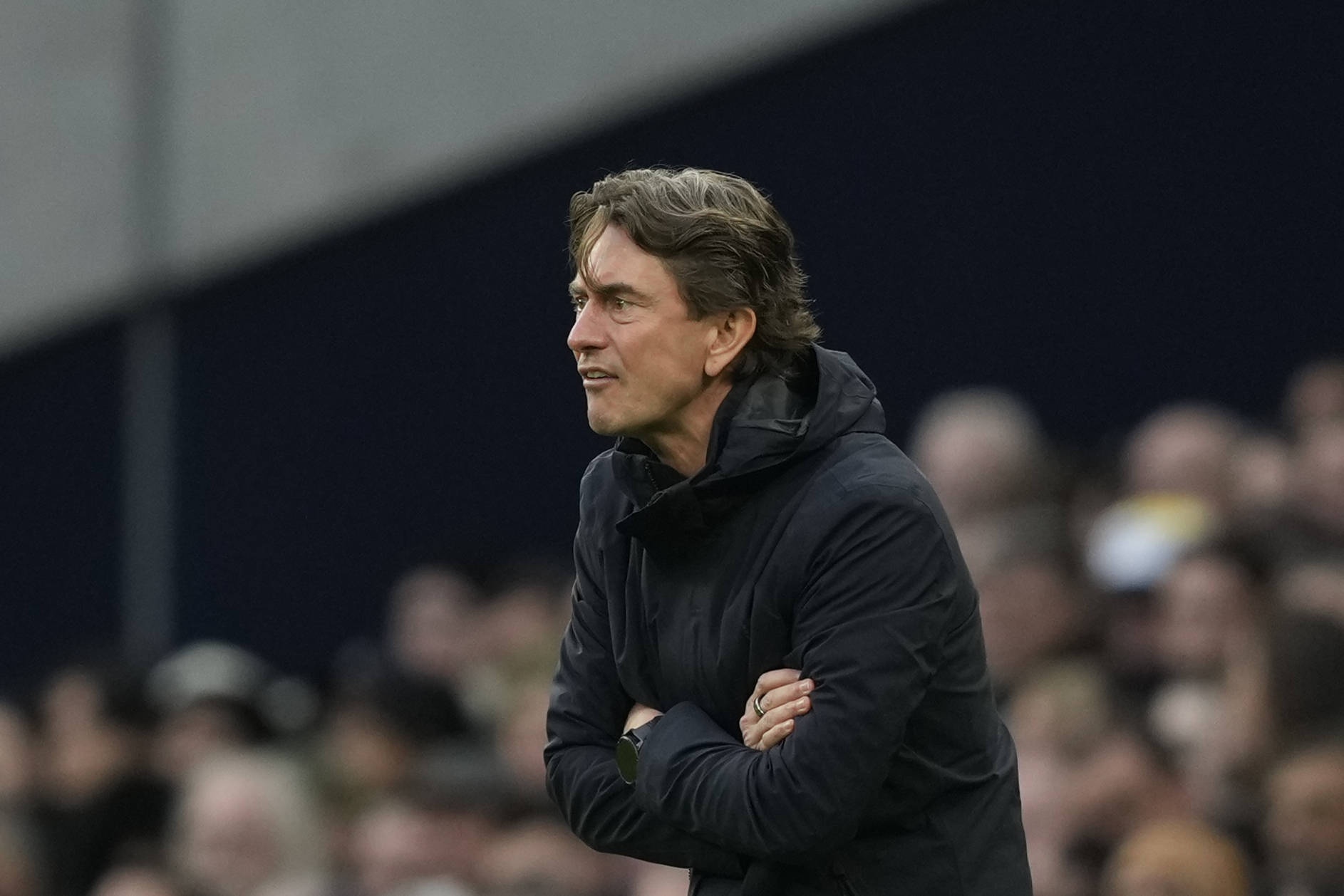 库明加本季在老鹰场均21.3分7.7板&命中率67% 在勇士12.1分5.9板