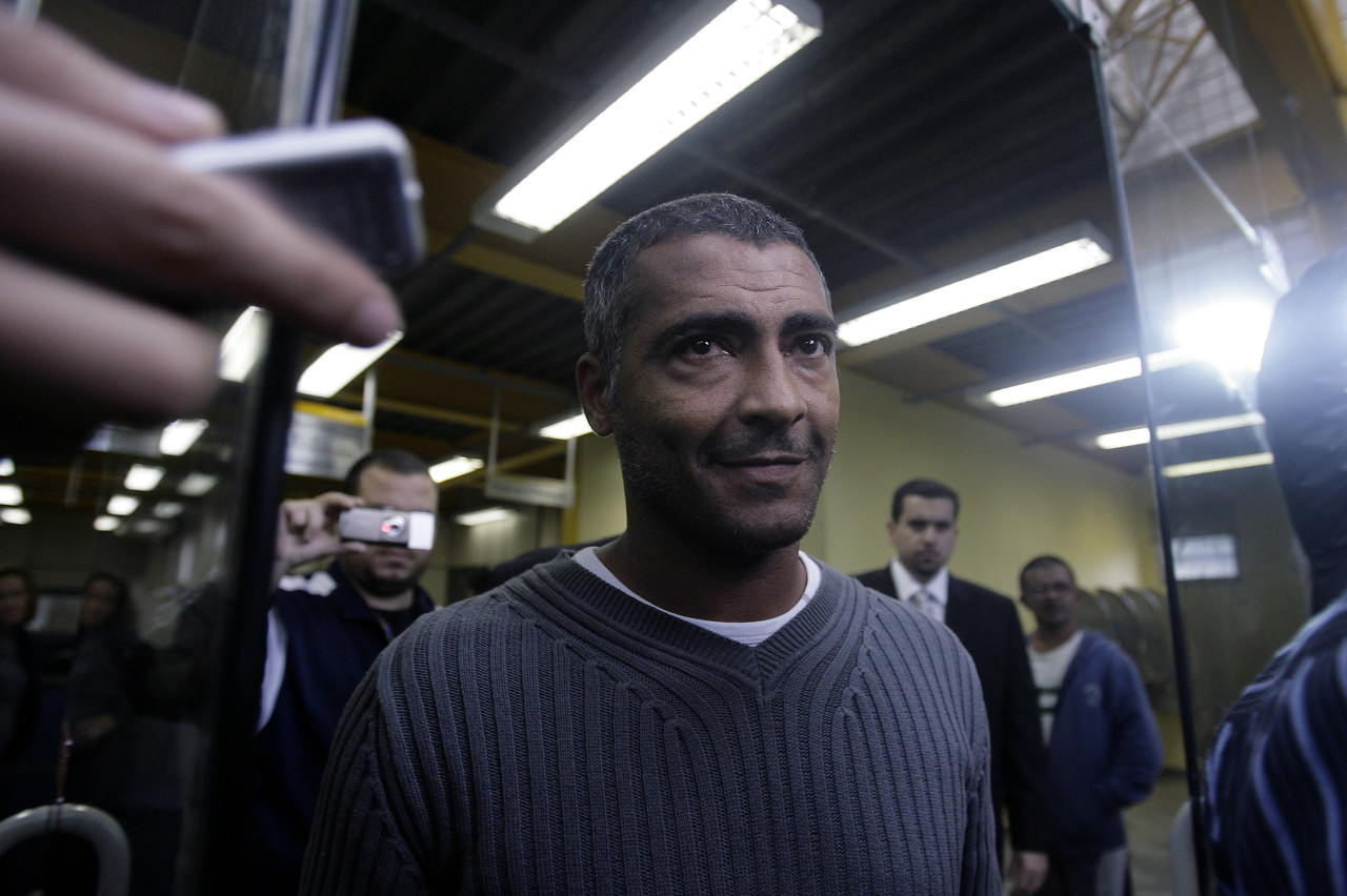 库明加本季在老鹰场均21.3分7.7板&命中率67% 在勇士12.1分5.9板